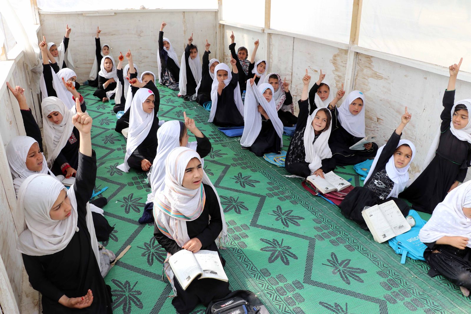 La ONU y Unicef exigen a los talibanes reabrir las escuelas para todas las niñas