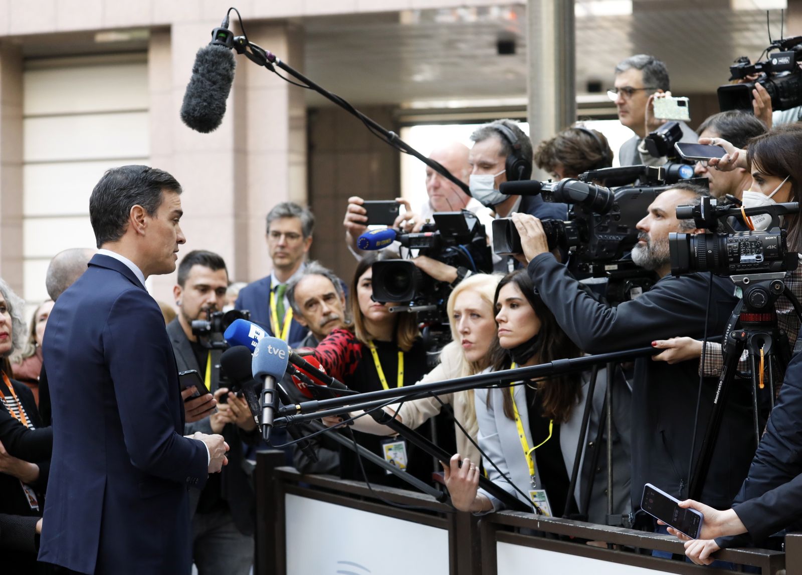 España ratifica su compromiso con Ucrania con un nuevo envío directo de armas