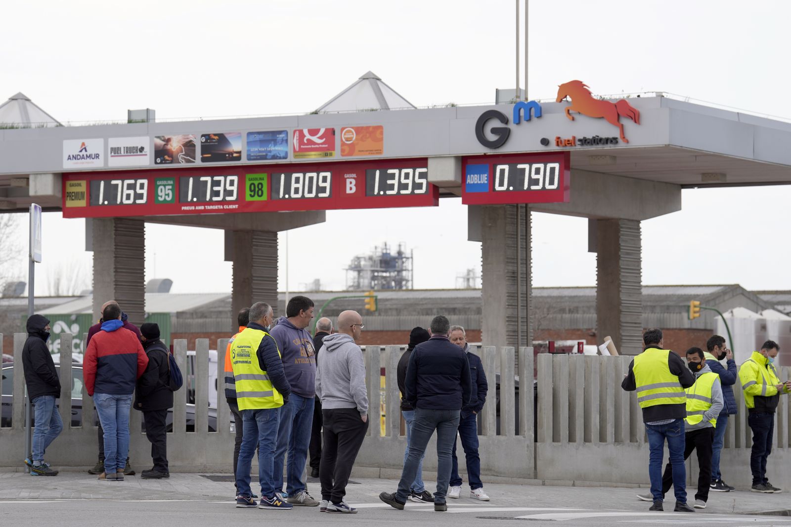 Mercabarna mantiene su abastecimiento en torno al 80 % de la mercancía