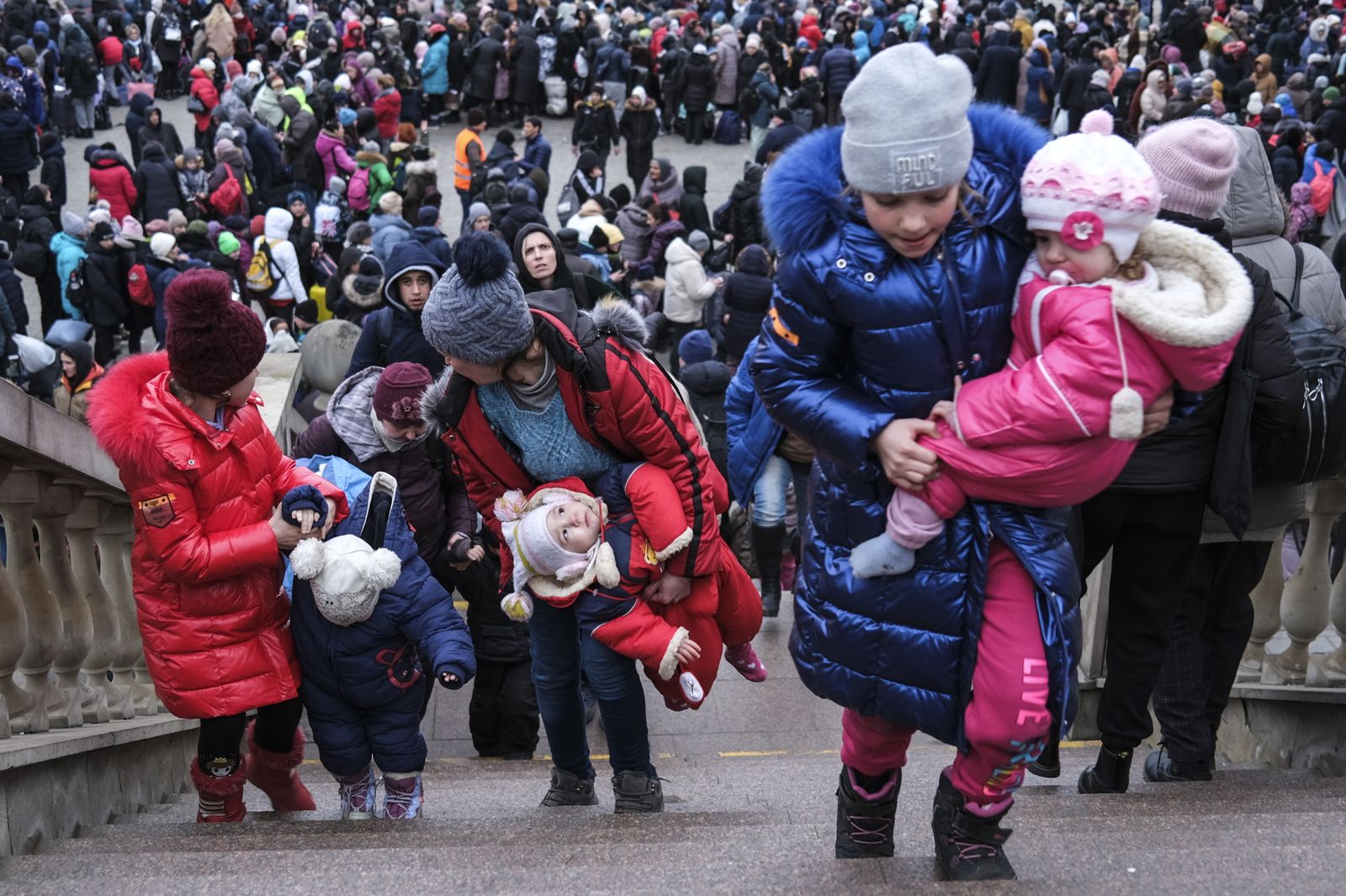 Seis millones de niños en Ucrania en peligro al aumentar ataques a colegios