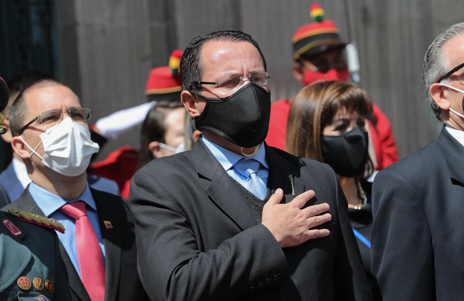 El embajador de Venezuela entrega cartas credenciales al presidente de Perú
