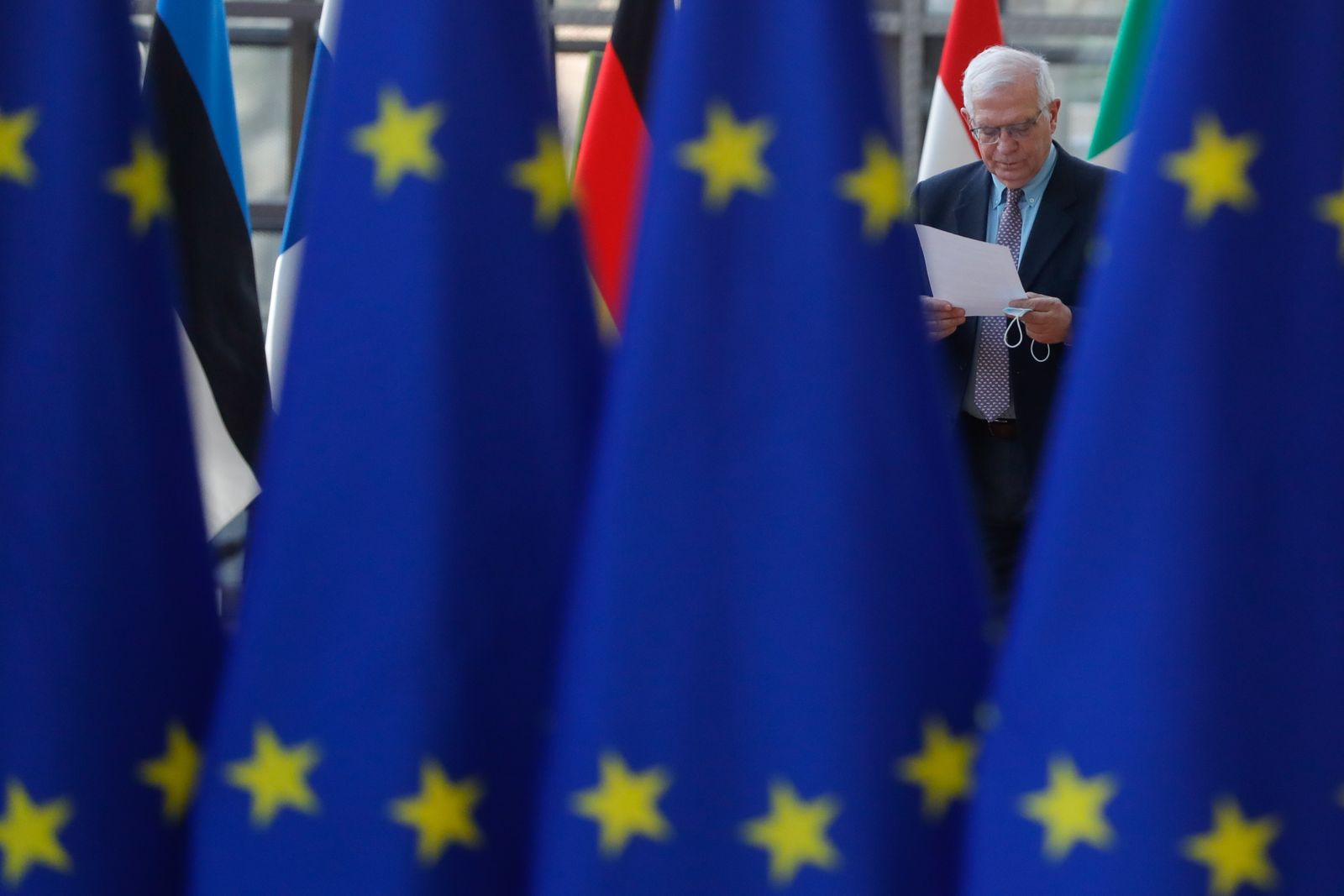 La UE avanza en el aislamiento de Rusia por su guerra en Ucrania